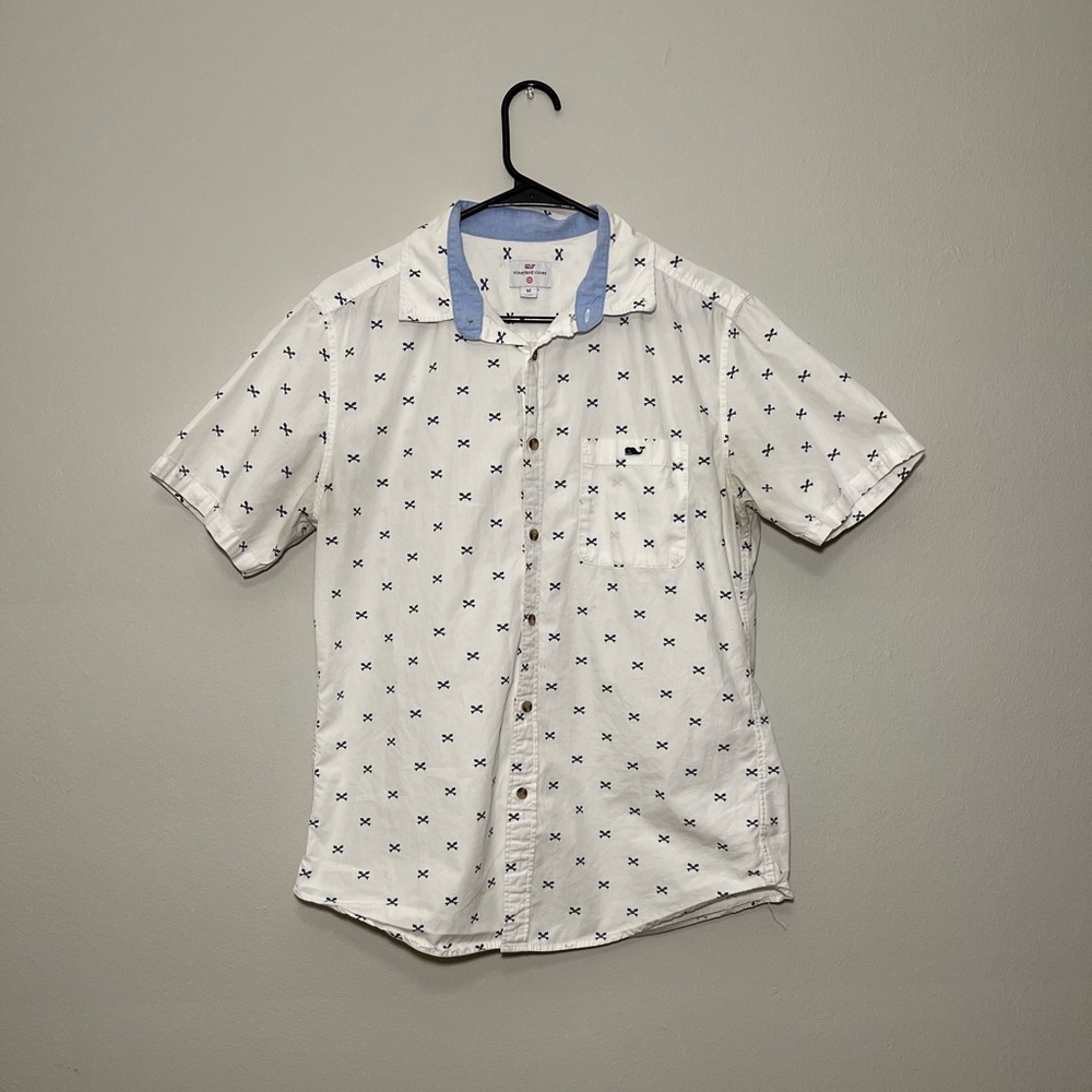 Vineyard Vines x Target Button down , Size M